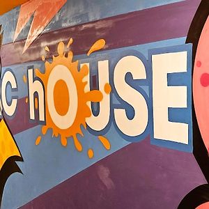 Arc House Pop Art